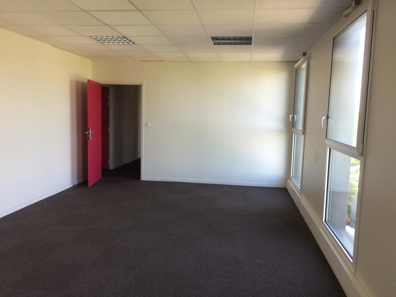 Bureau Saint-Jacques-de-la-Lande 52m² Location bureau OLBUR2422418 2